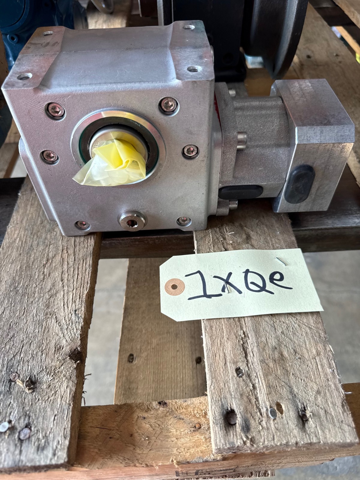 CONEDRIVE GEAR REDUCER 1XQE MODEL SO305.0SWSAD03MGKCJZ 1750 RPM 5 TO 1 RATIO