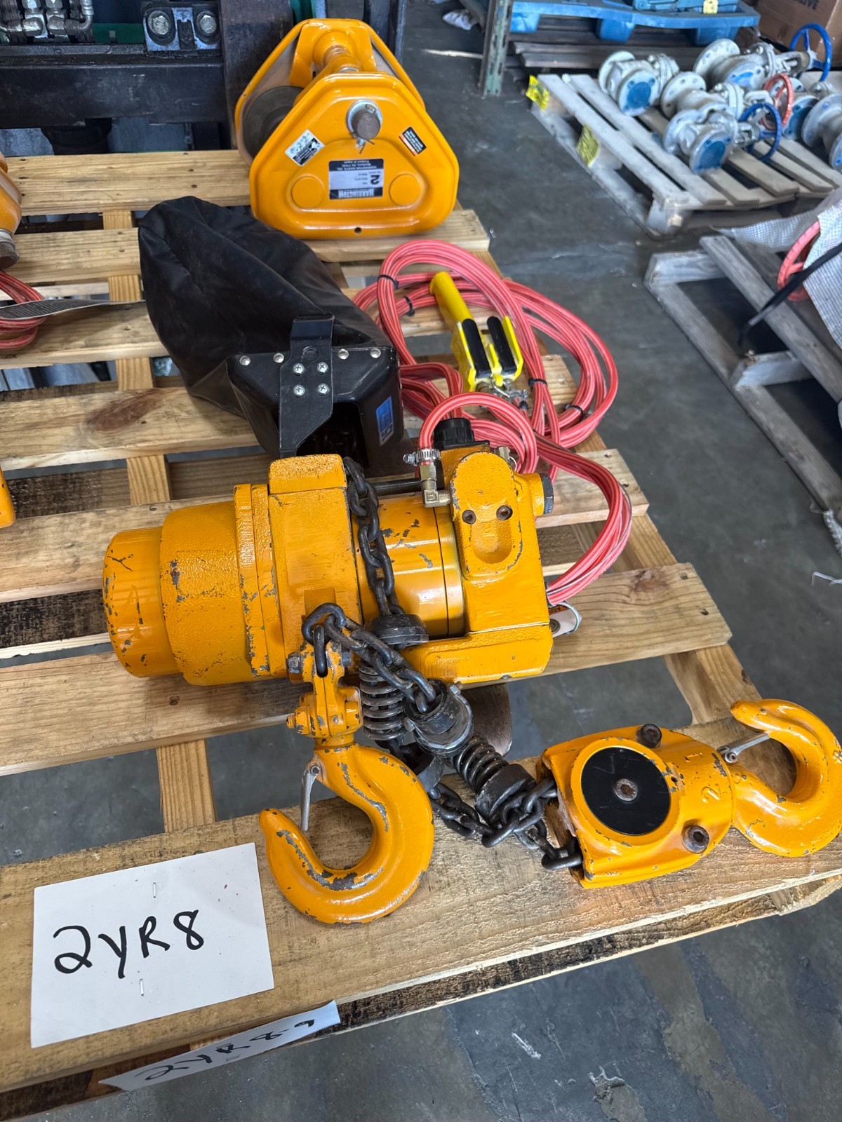 Used Harrington Pneumatic Hoist 2 Ton TCK2000-P2  WITH TROLLEY 2YR3-9