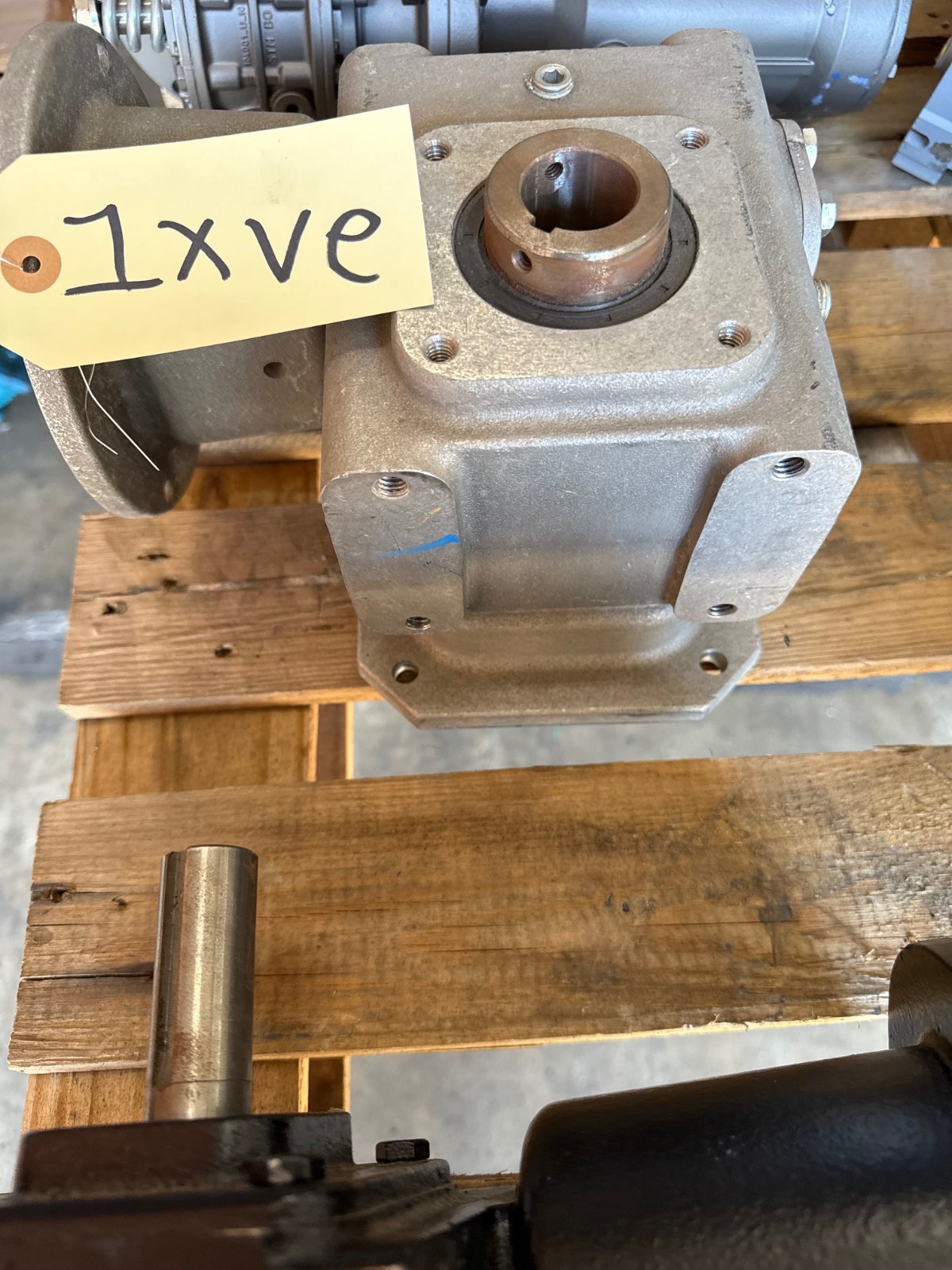 ELECTRA GEAR GROVE GEAR REDUCER 1XVE MOD FHM821-5-HL-56-19 1750 RPM IN 5 TO 1 RA