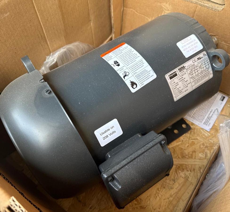 Dayton Motor 5 HP MODEL 36VF05B 2XMA 1750 RPM 208/460 V 15/7.4 AMP 3 PH FRAME 1