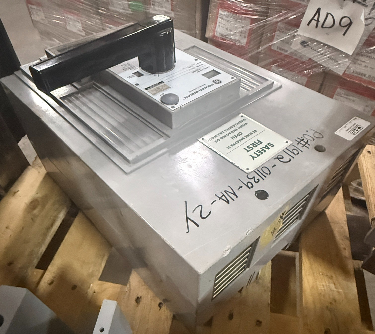 Refurbished General Electric 2000 AMP Power Break I BREAKER MODEL TPSS6620 W VERSA TRIP 2YX4