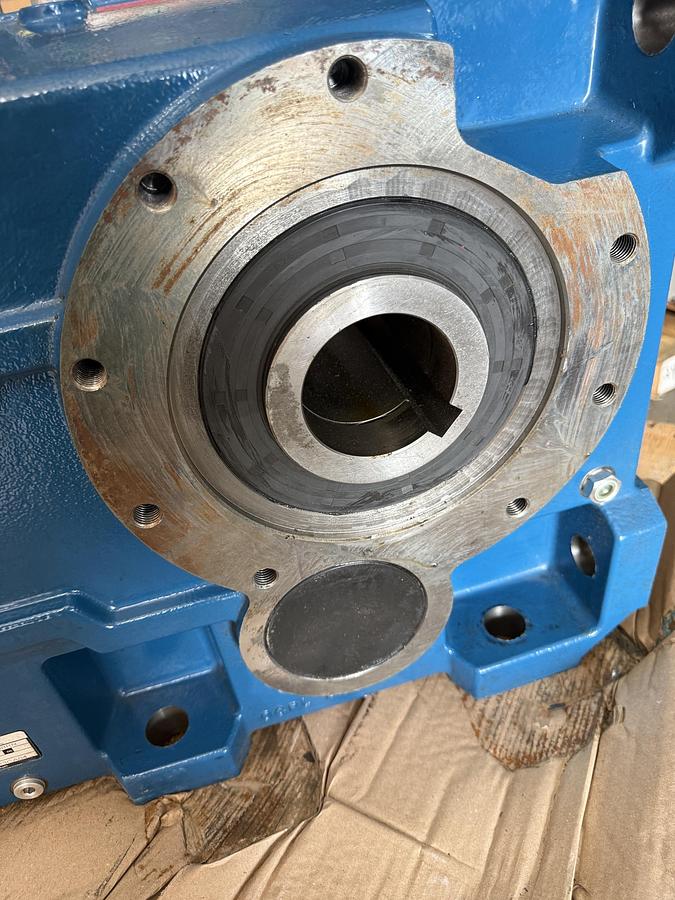 Refurbished RADICON Combined High-Ratio Gear Reducer Assembly MODEL K1052280BRN / M07226.3NRN
