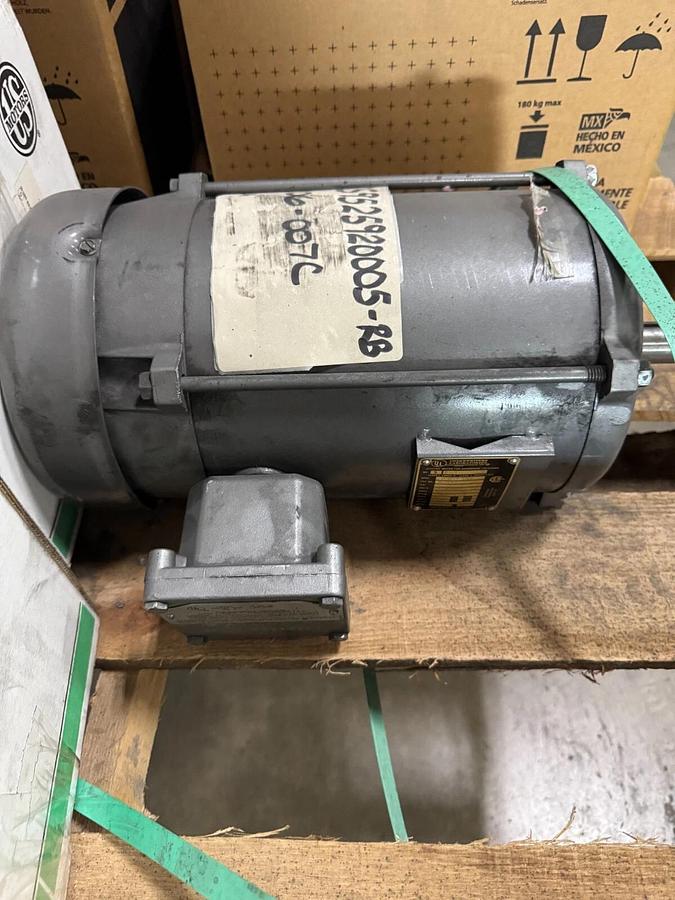 BALDOR MOTOR L3 2 HP MODEL MY0417 1140 RPM 230/460 V 3 PH 6/3 AMPS FR 384T