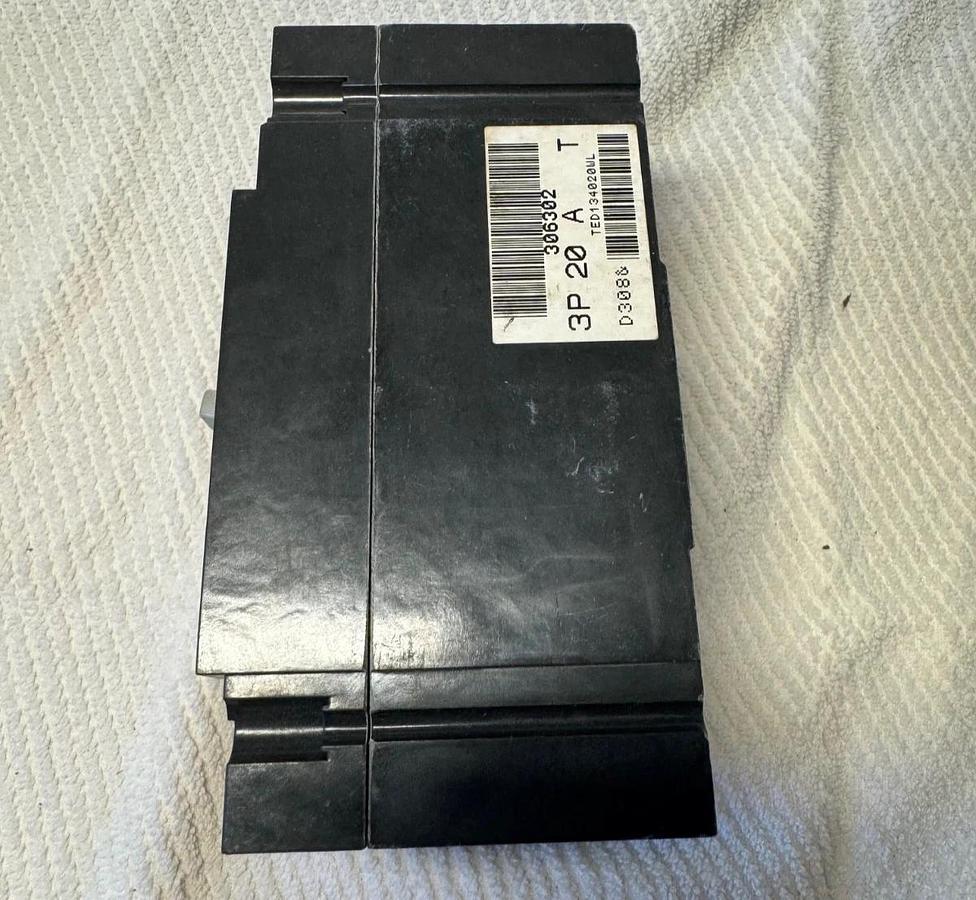 20 AMP GE MOLDED CASE CIRCUIT BREAKER ZZ3 TED134020WL 480 AC 250 VDC 3 POLE
