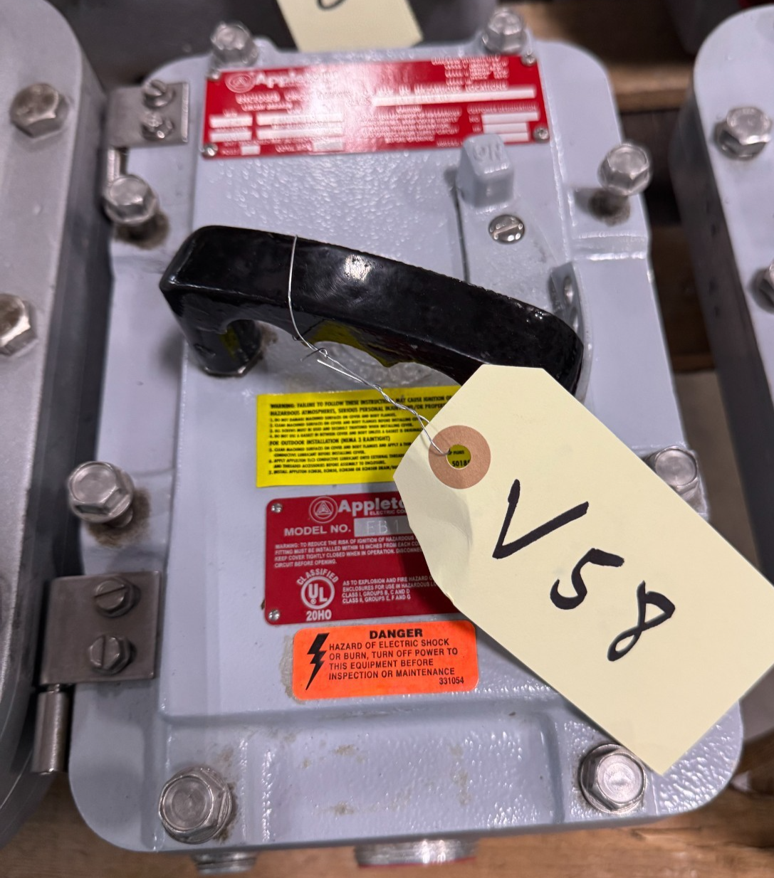 APPLETON EXPLOSION PROOF BREAKER V58 30 AMP 600 V 3 POLE 3 PH EHD3030L