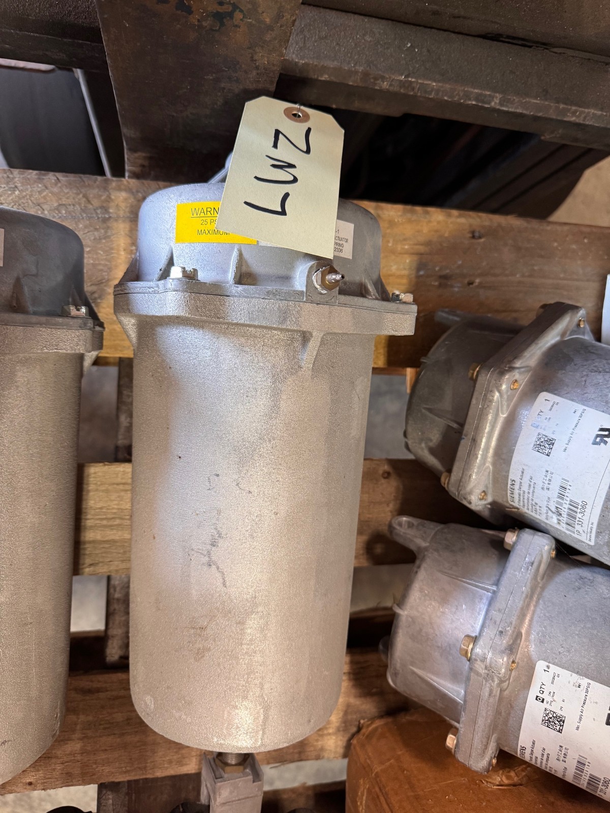 SIEMENS 6" DAMPER ACTUATOR 2PFS 1P 331-3060 ZM9 ZM10 30 PSI SPRING