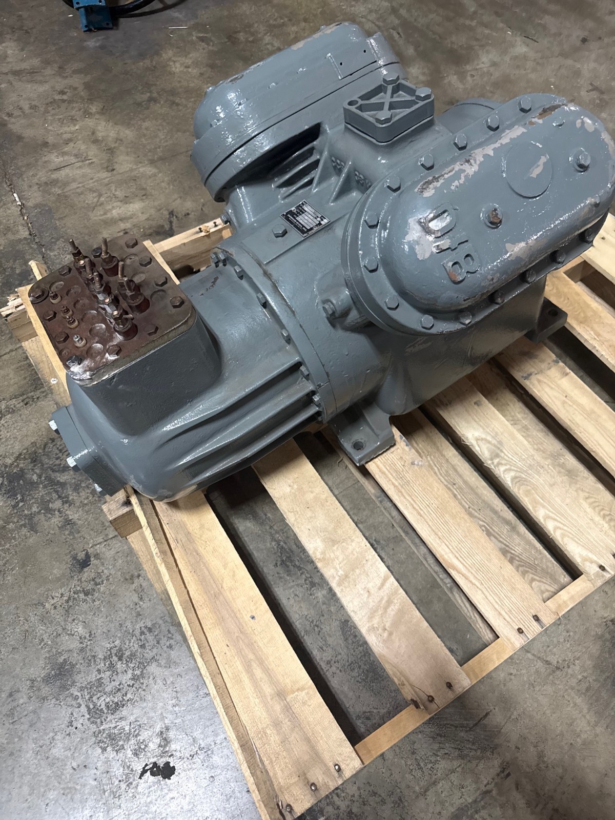 Refurbished DUNHAM-BUSH SEMI HERMETIC COMPRESSOR 2YF MODEL 358CFN TYPE 60 450 V 50 AMP 3 PH