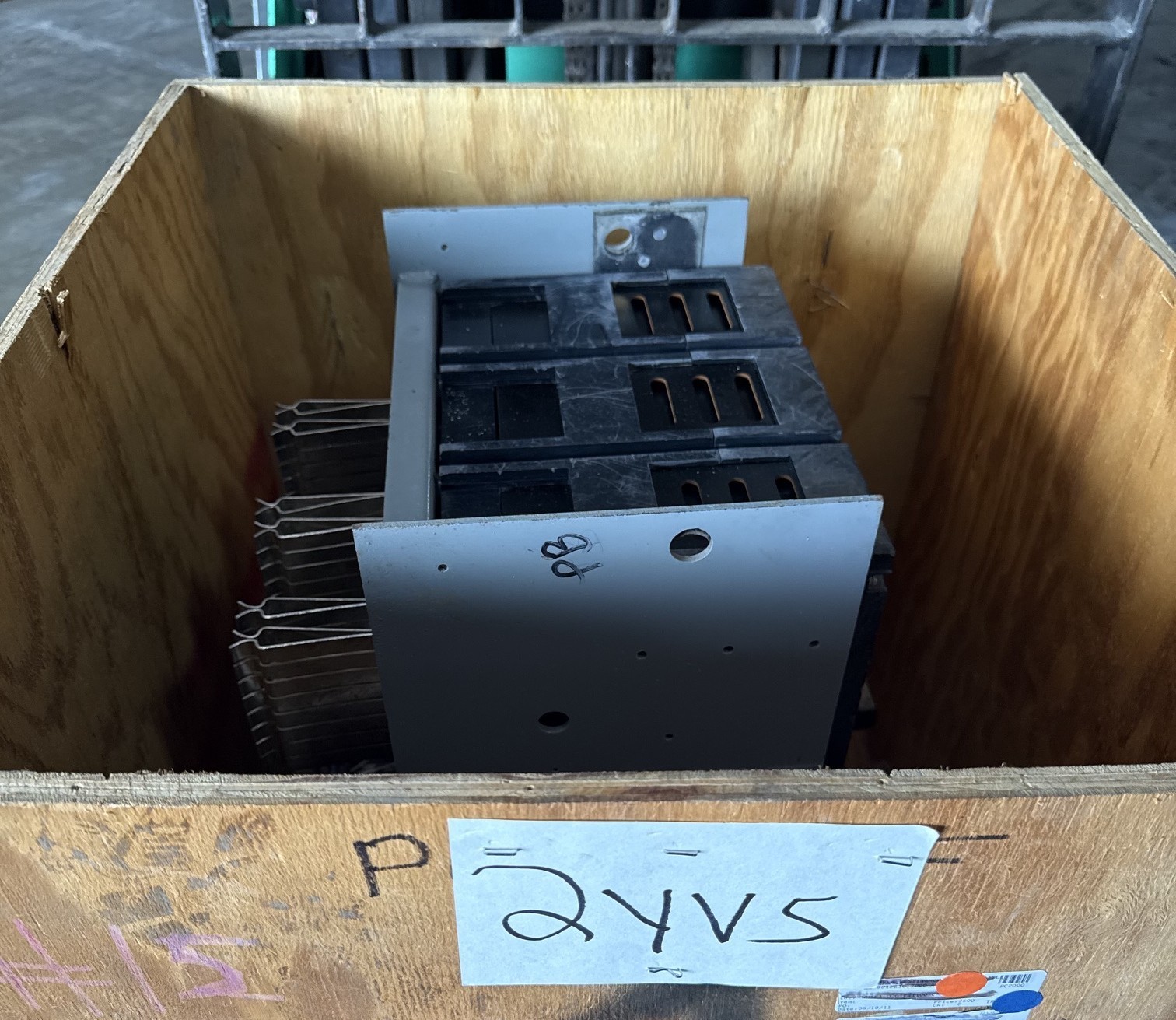 Refurbished Westinghouse 2000 AMP BREAKER PC32000FCSN 2YV5 600 3 POLE V 60 HZ 2KA PC 2000