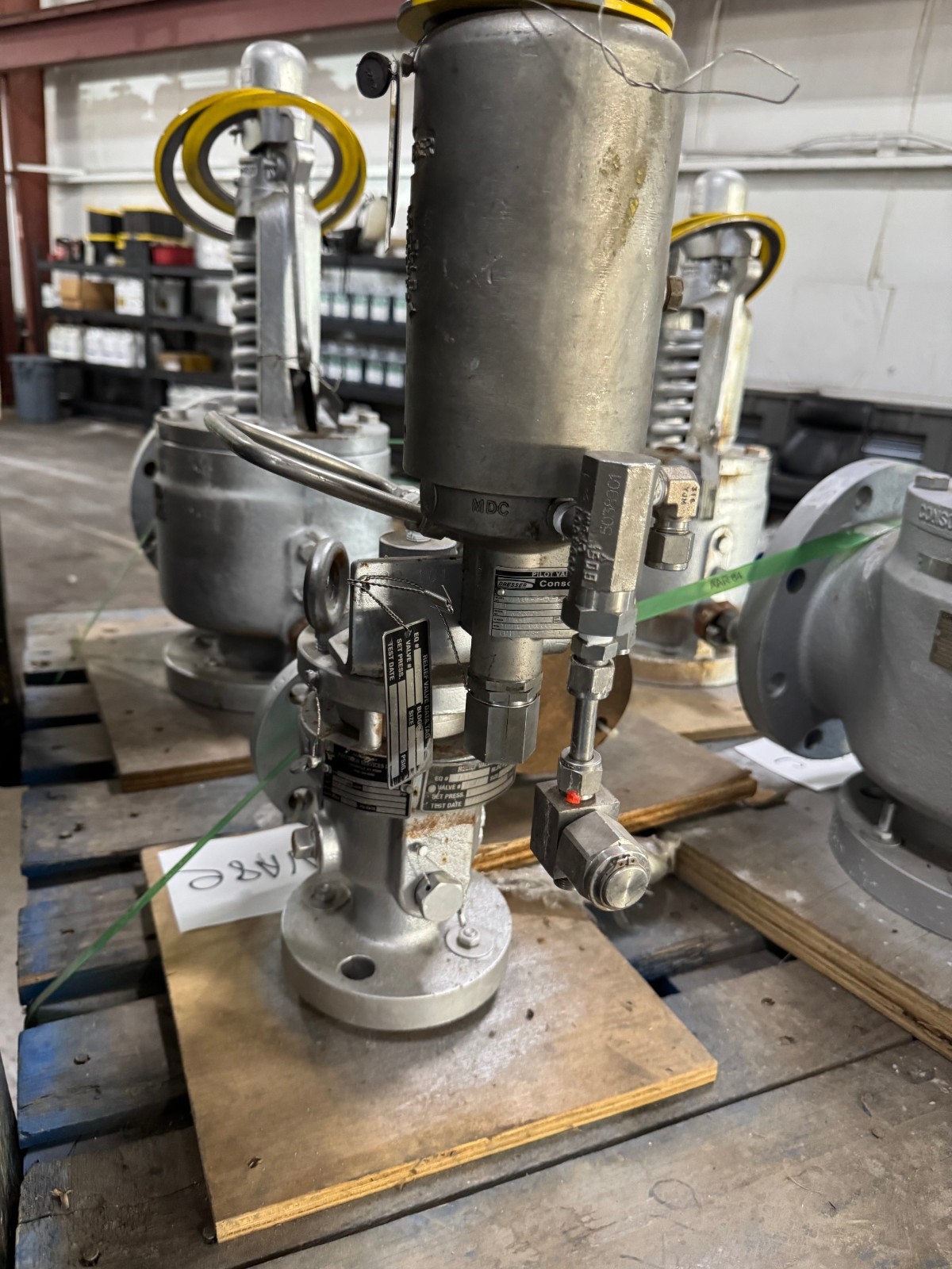 CONSOLIDATED 11/2" 300 X 2" 150 RELEIF VALVE VA8E WCB WITH PILOT 39PV07-2-CC-E-S