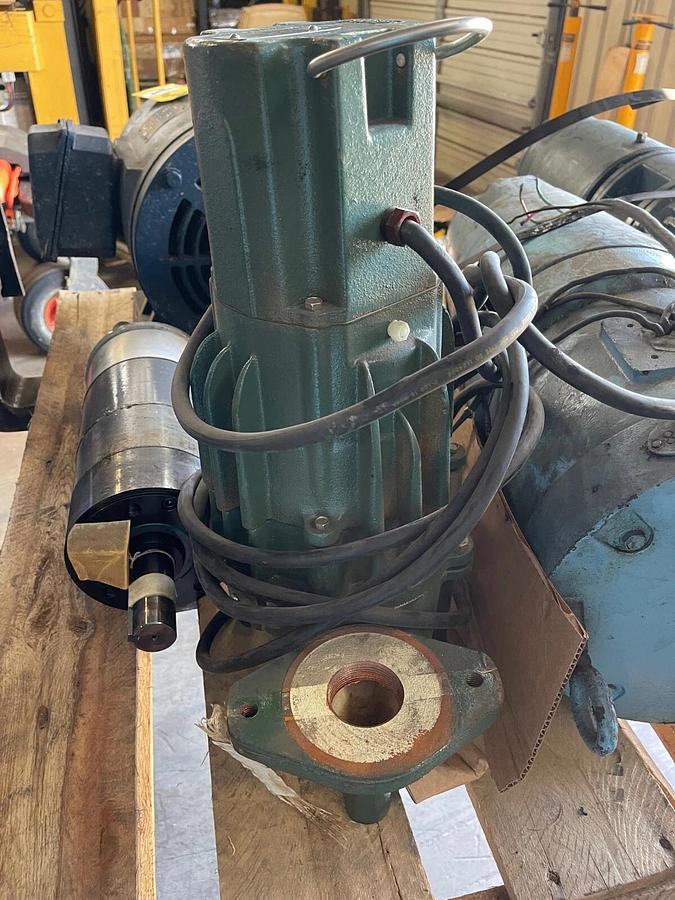 SUBMERSIBLE PUMP ZOELLER G165-C 1 HP 460 V