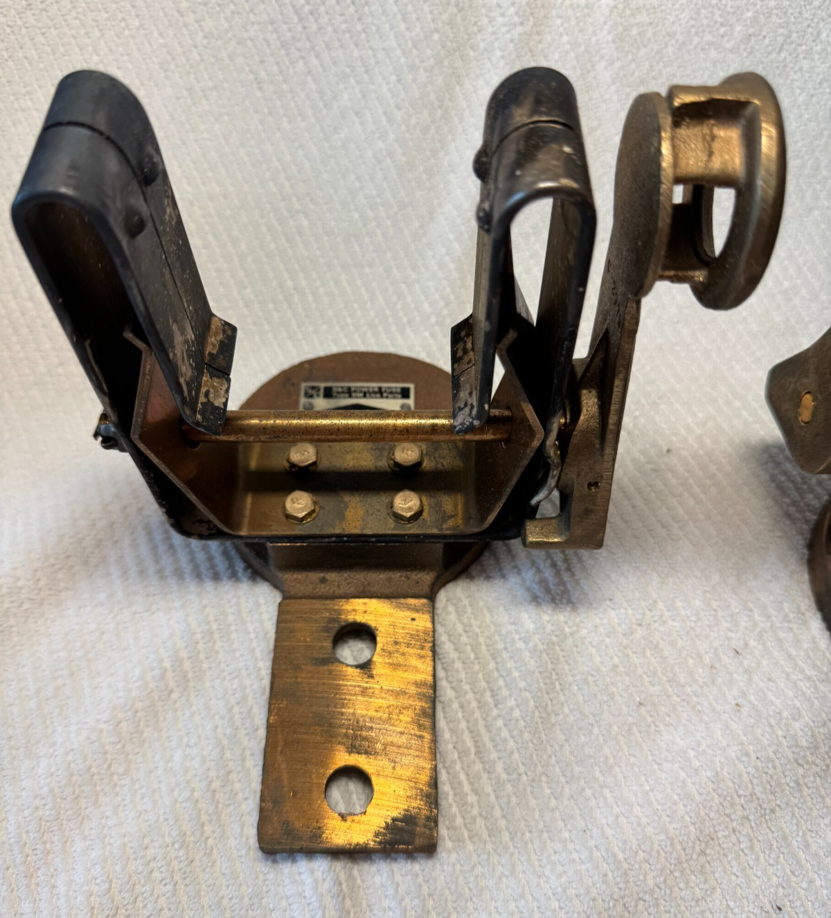 S&C SM-5 4" LOCKING POWER FUSE CLIP ASSEMBLY ZZ7 5/15KV SINGLE BARREL  # 87509R2