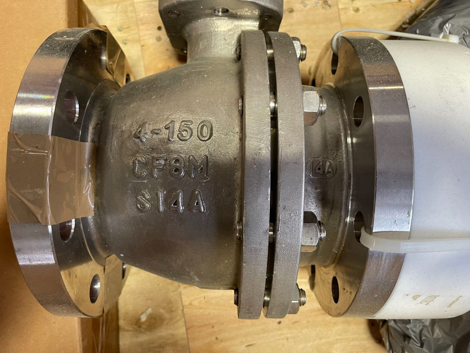 4" 150 RF FP BALL VALVE 316 KTM EB1SF-0100R38 W ACTUATOR EMERSON