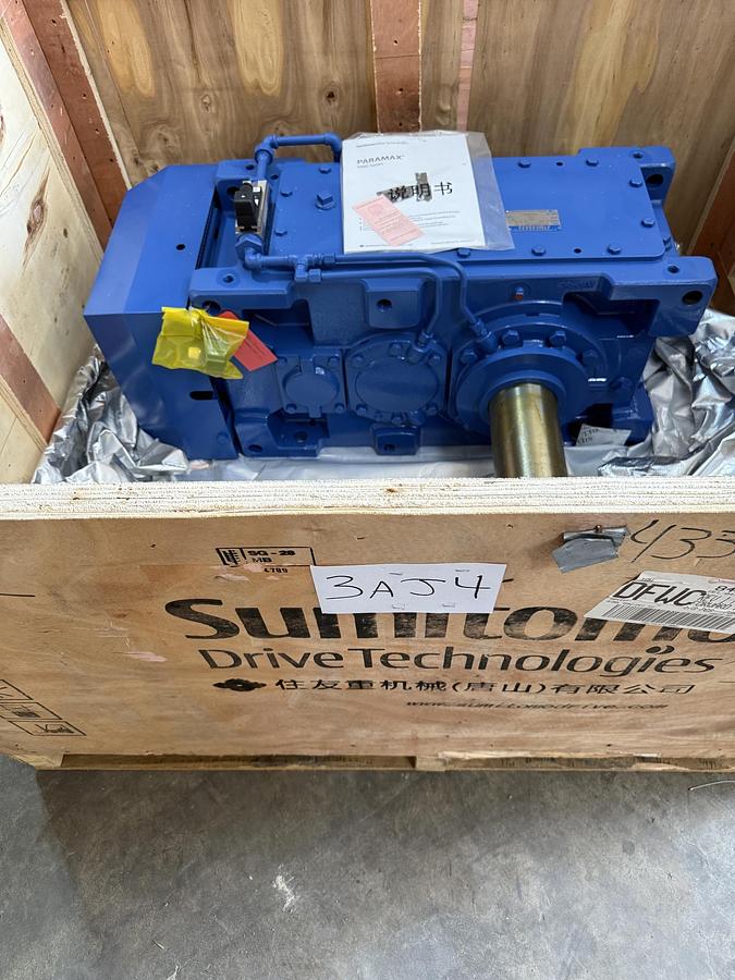 SUMITOMO PARAMAX GEAR REDUCER 3AJ4 MODEL PVA9050R2R-RRF-5.587 RATIO 150 HP