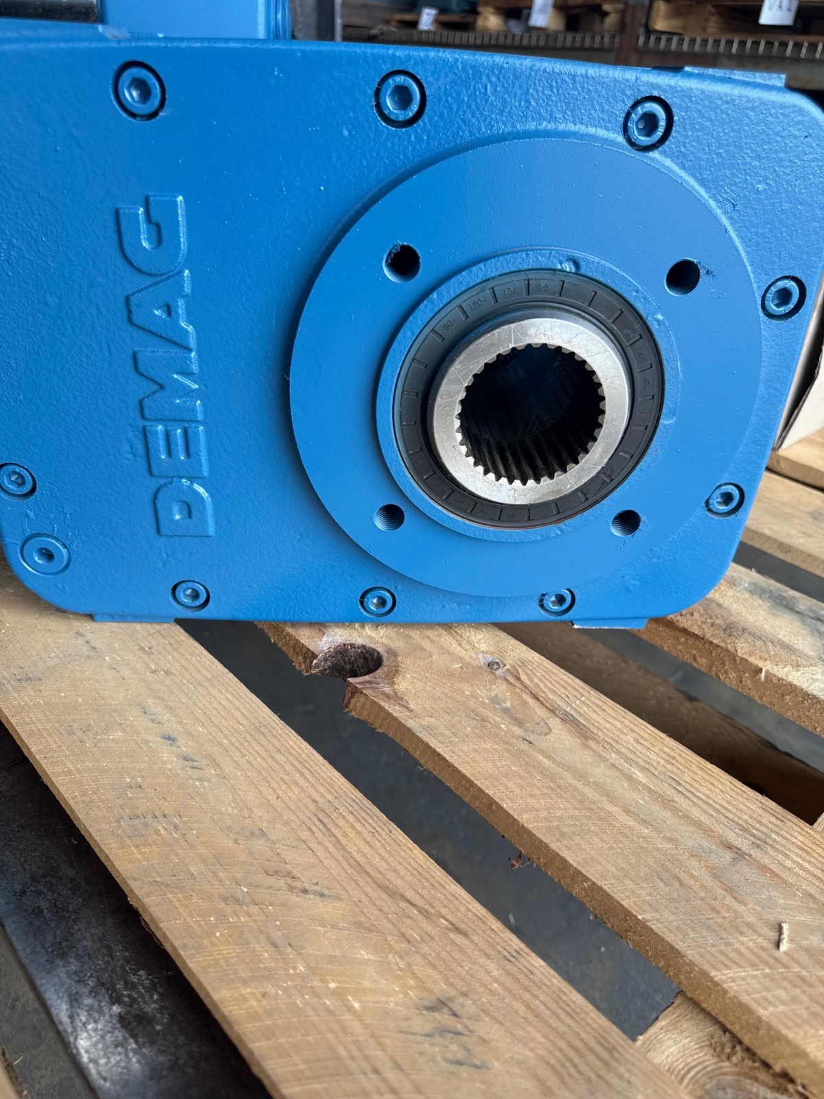 DEMAG CRANE GEAR MOTOR 2XL MOD KBA  50432447 FRAME 125B4A 1760 RPM 8 HP 230/460V