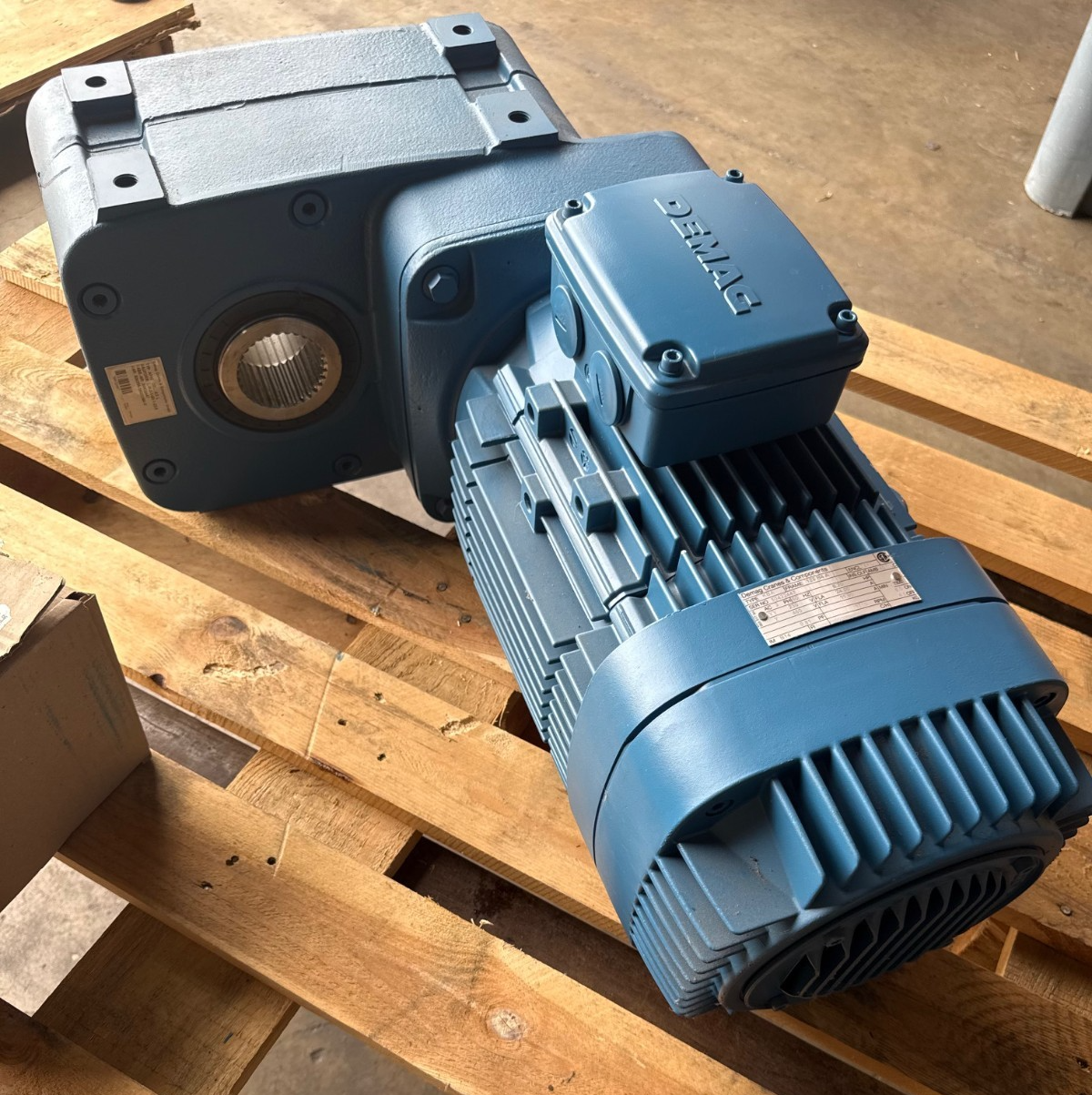 DEMAG CRANE GEAR MOTOR 2XL MOD KBA  50432447 FRAME 125B4A 1760 RPM 8 HP 230/460V