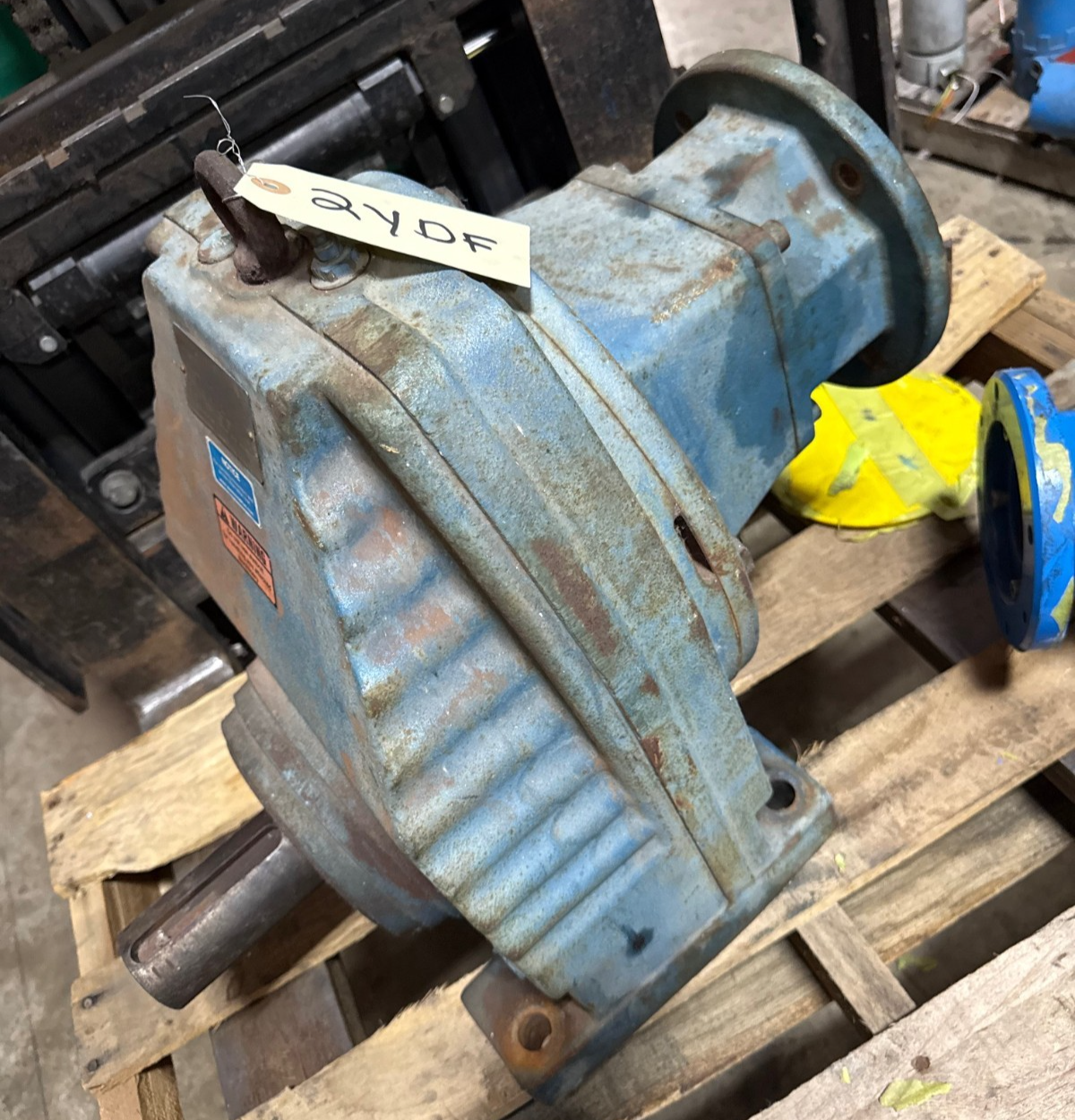 Used SEW-EURODRIVE GEAR REDUCER 2YDF MOD RX107AM256 2.64 RATIO 1860 TORQUE  SHAFT LEN