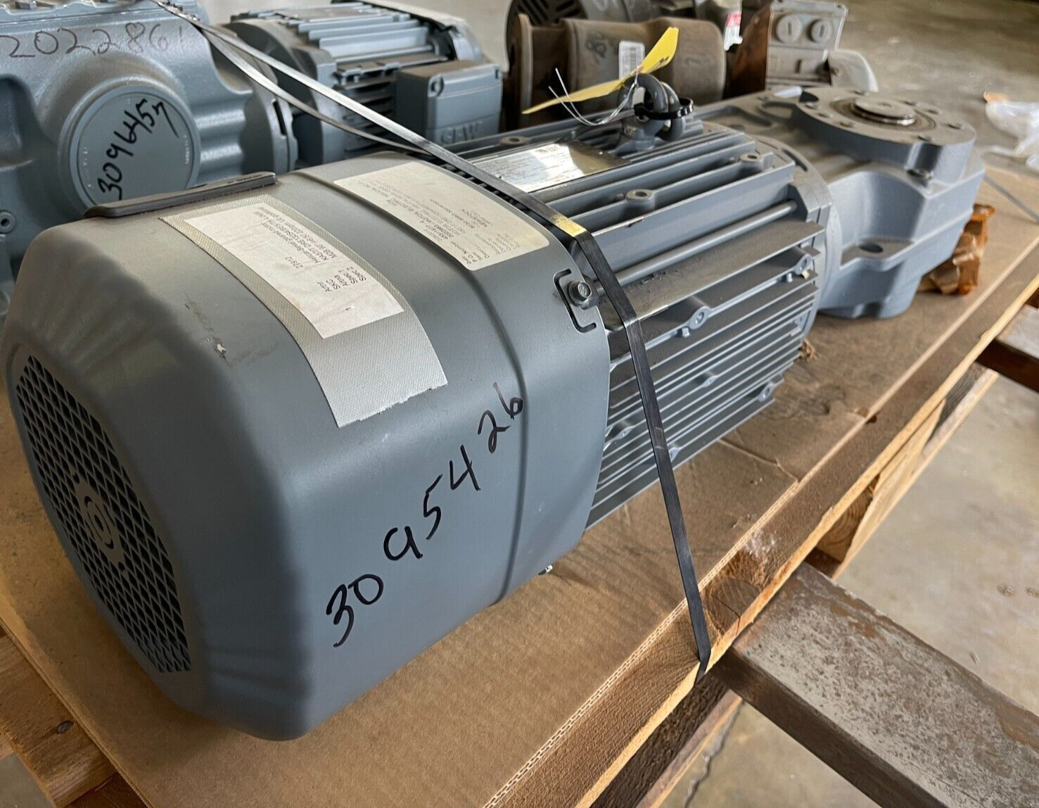 Sew Eurodrive Gearmotor 4 KW 277/480 V 1765 / 269 RPM KA57/T DRE132S4BE5/TH