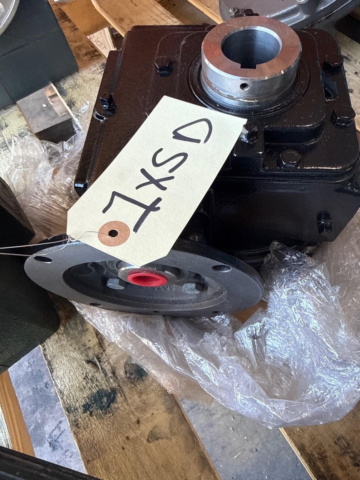 WINSMITH GEAR REDUCER 1XSD MODEL E26MSFS 1750 RPM IN 15 TO 1 RATIO INPUT HP 3.42