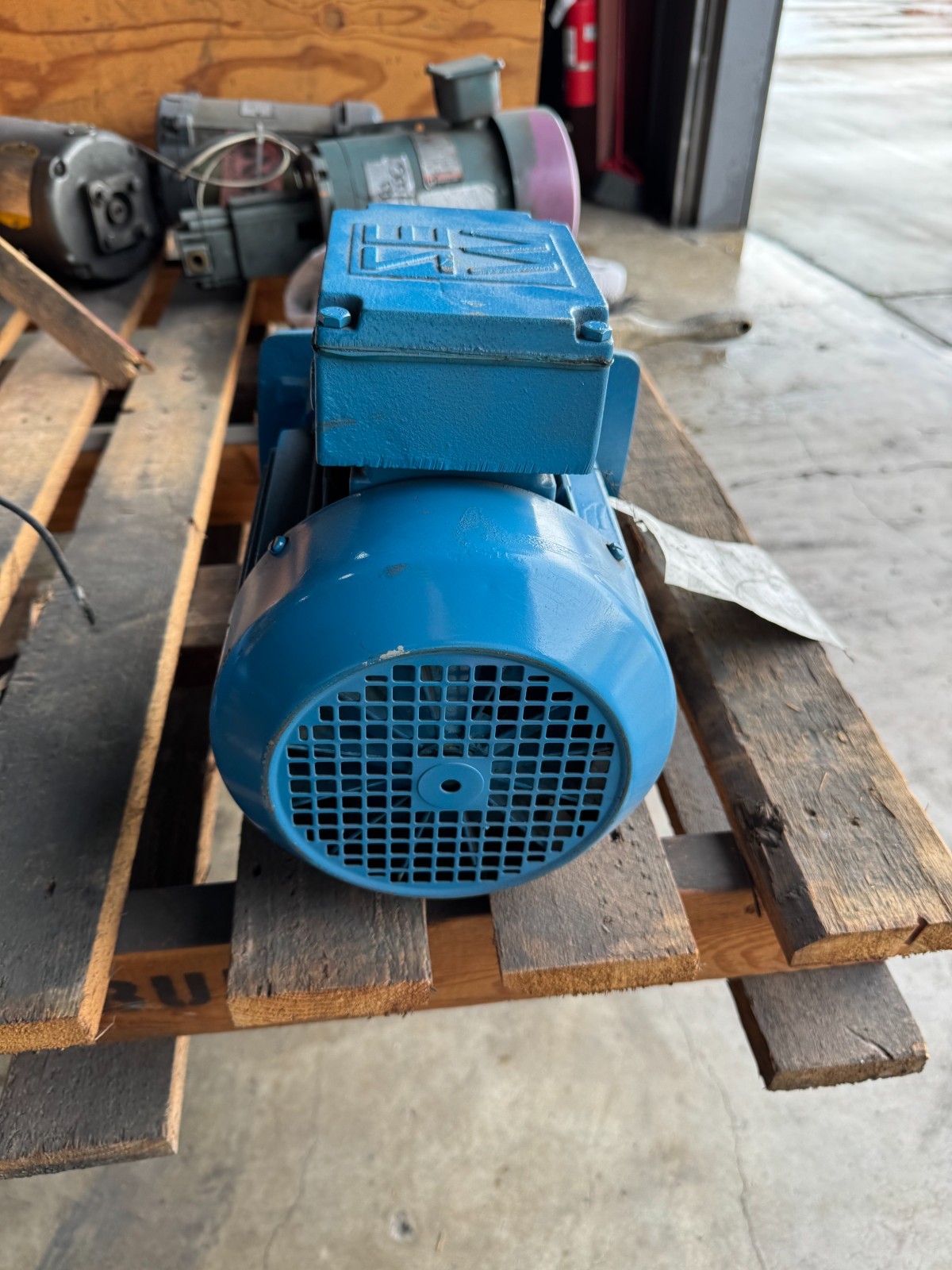 EURODRIVE MOTOR DD1 1.5 HP MODEL DF22DT90S4 2275/455 RPM 230/460 V 3 PH 4.8/2.4