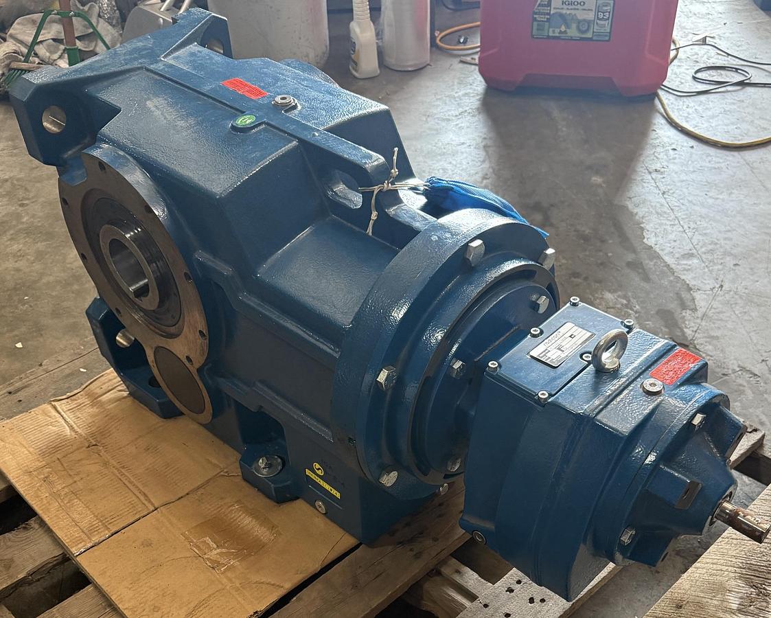 Refurbished RADICON Combined High-Ratio Gear Reducer Assembly MODEL K1052280BRN / M07226.3NRN
