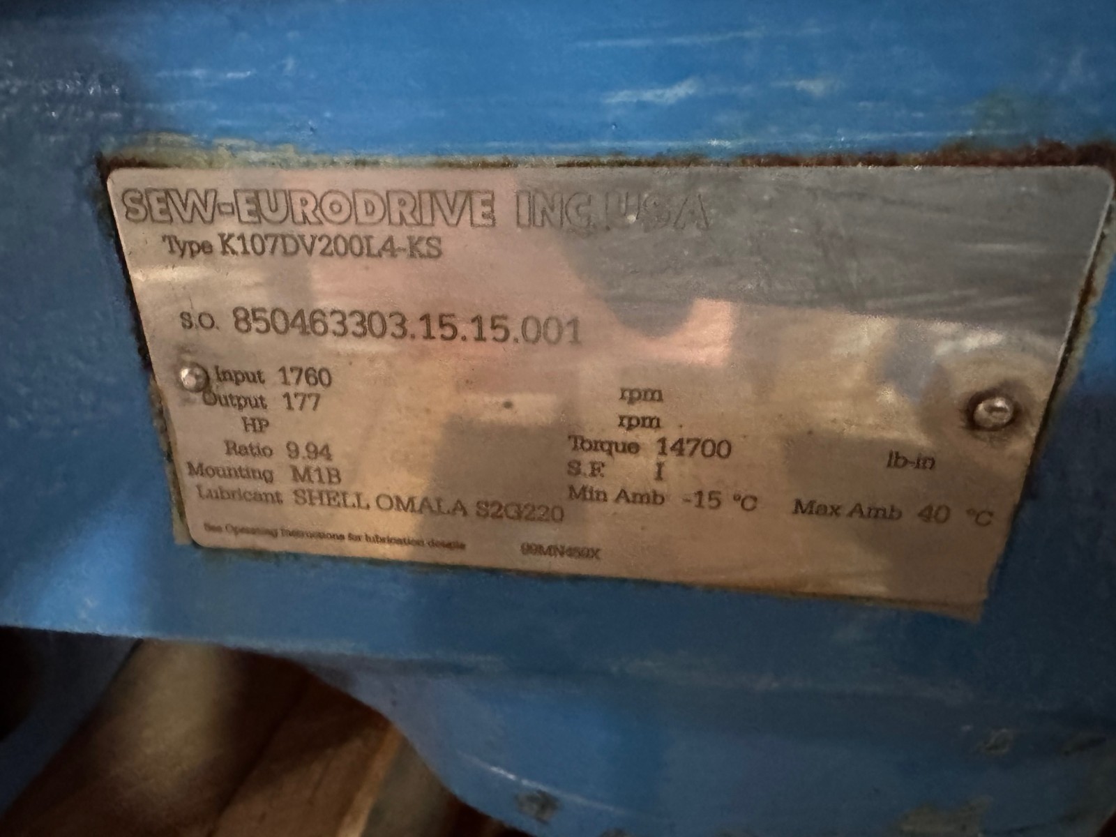 SEW-EURODRIVE GEAR MOTOR 2XF MOD K107DV200L4-KS  1760 TO 177 RPM 40 HP 230/460 V