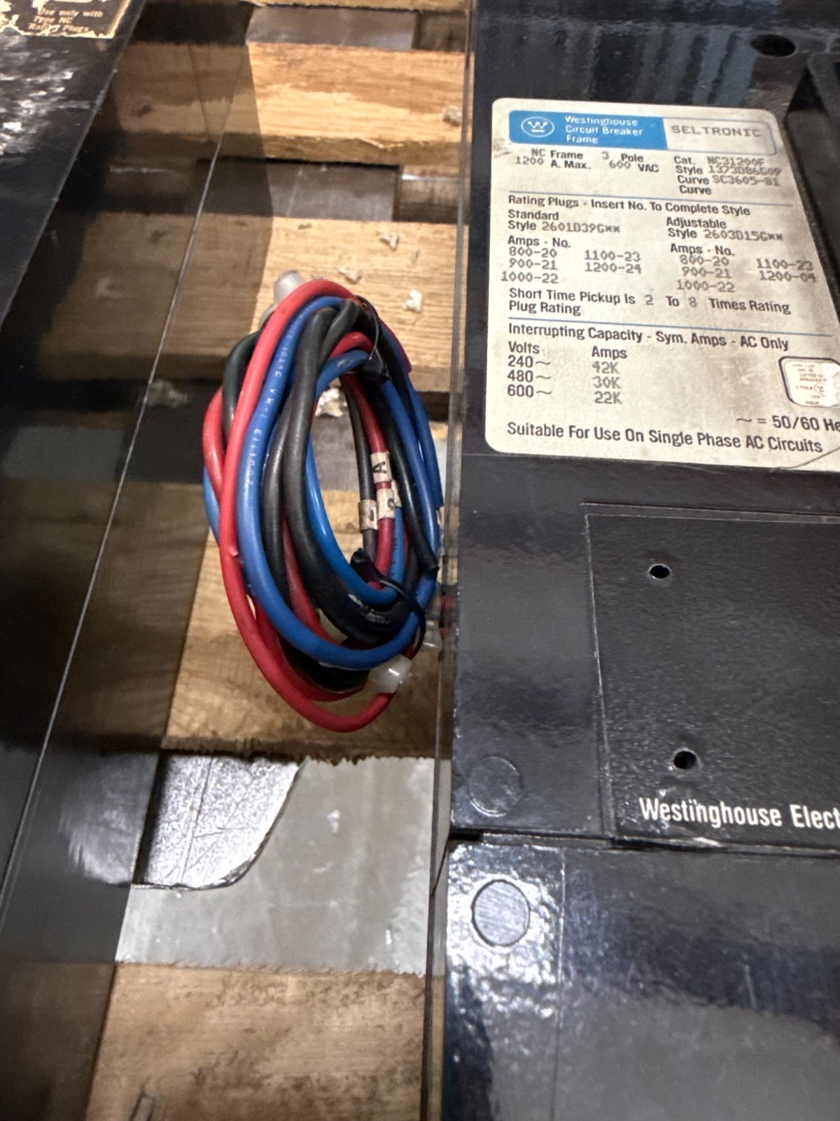 Refurbished WESTINGHOUSE SELTRONIC 1200 AMP 600 V BREAKER HNC31200F FRAME HNC 1200A 2YU1 2