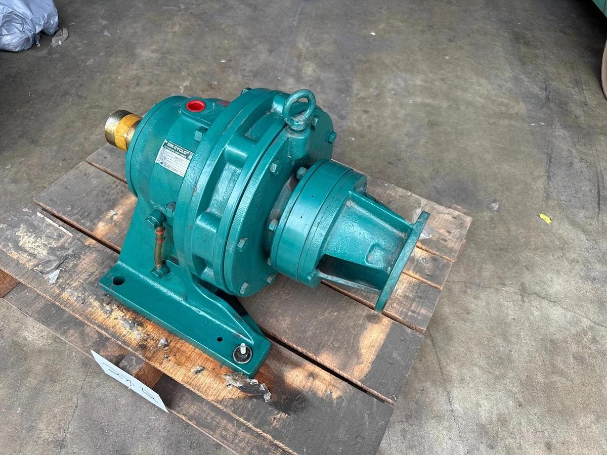 SUMITOMO SM-CYCLO GEAR REDUCER 2XQ MOD HC18735 RATIO 385 TO 1 OUTPUT TORQUE