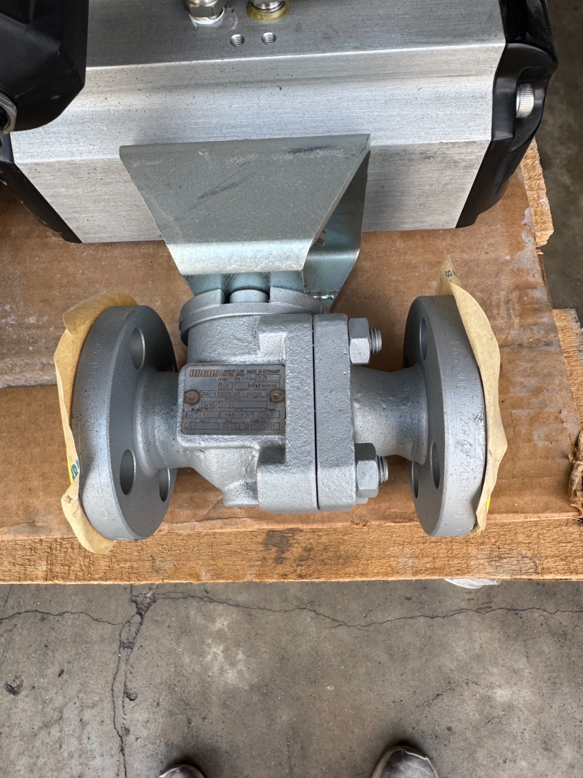 ARGUS 1/2" 300 RF FP 3 WAY BALL VALVE V25 MODEL FK79 CS BODY SS TRIM W ACTUATOR
