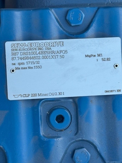 SEW-EURODRIVE GEAR MOTOR WA15 27 MOD DFT90S4BHG2HRTHACC4 1740  TO 10 RPM 11/2 HP