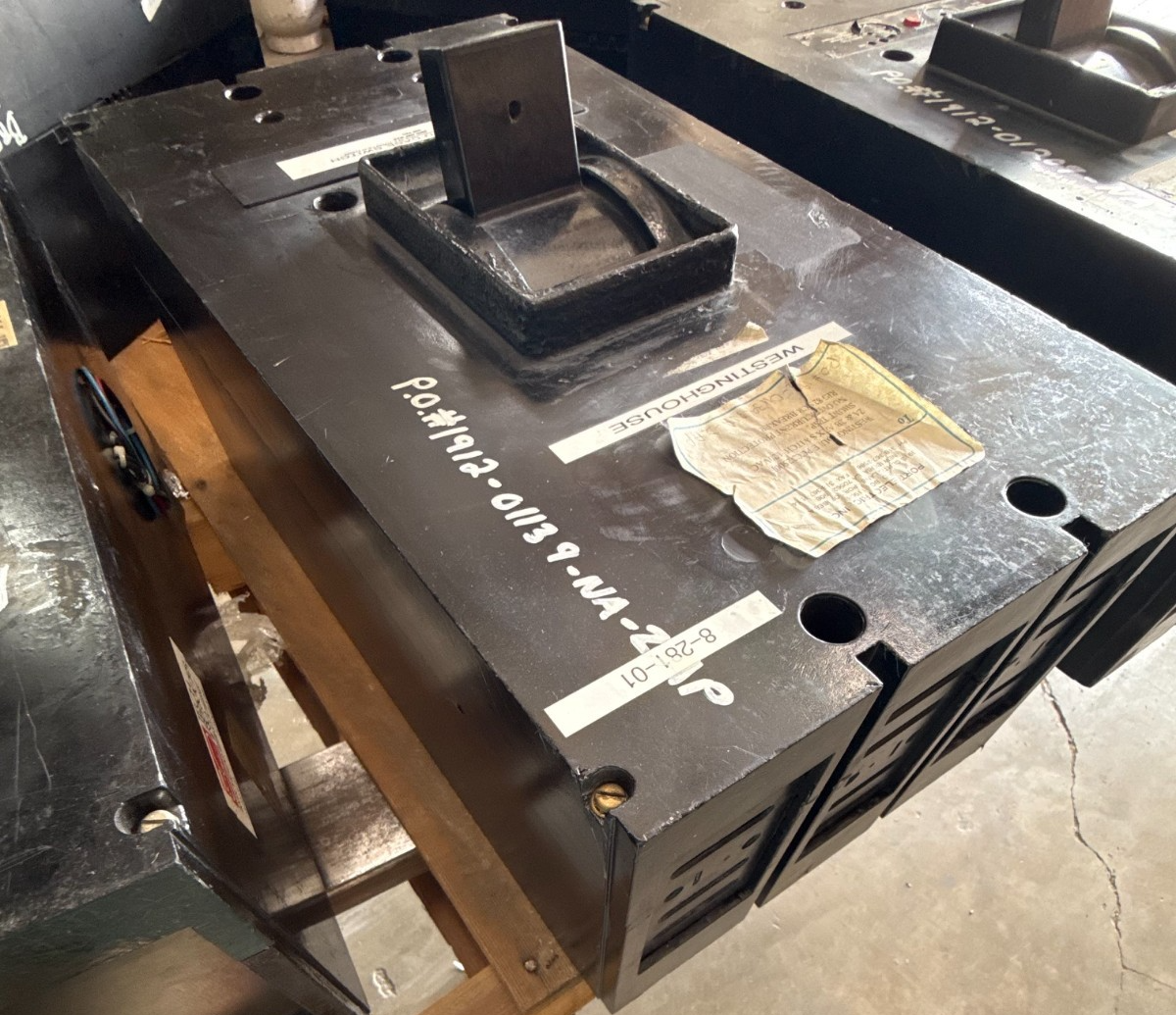 Refurbished Westinghouse 2500 AMP BREAKER PC32500F 2KA PC FRM 3P 600V 1600 A TRIP 2YW3 2YW4