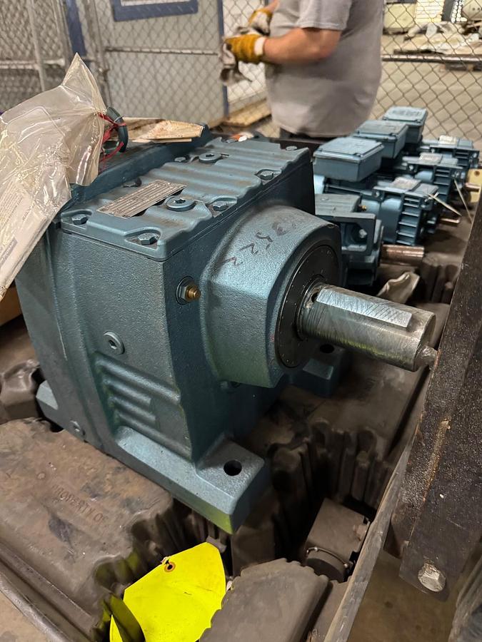 SEW-EURODRIVE GEAR REDUCER WA55 MOD R97AD4 10.88 RATIO 15700 TORQUE