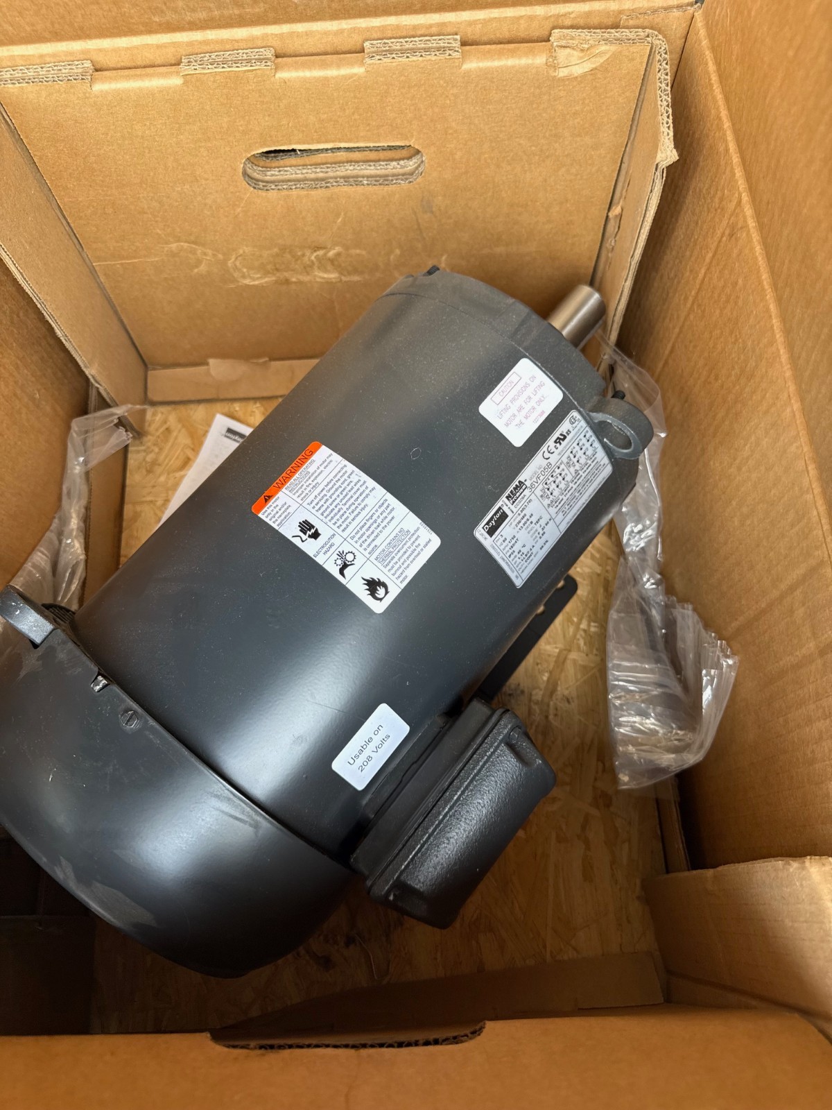 Dayton Motor 5 HP MODEL 36VF05B 2XMC 1750 RPM 208/460 V 13/6.49  AMP 3 PH FRAME