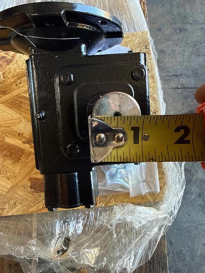 SE ENCORE WINSMITH GEAR REDUCER 1XRB MOD 920MDNE505X0C1 1750 RPM IN 15 TO 1 RATI