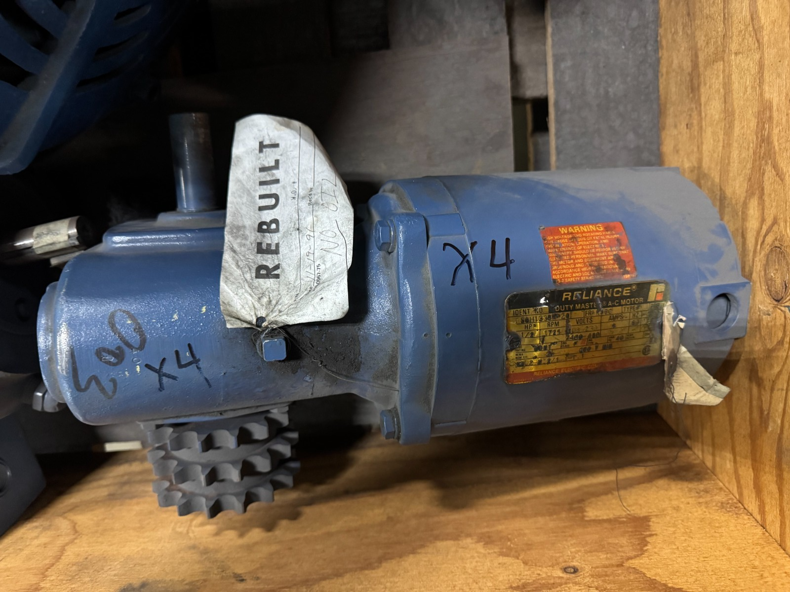RELIANCE GEAR MOTOR X4 1/2 HP MODEL P56H1335W-20 RATIO 40 1725 RPM 208-230/460 V