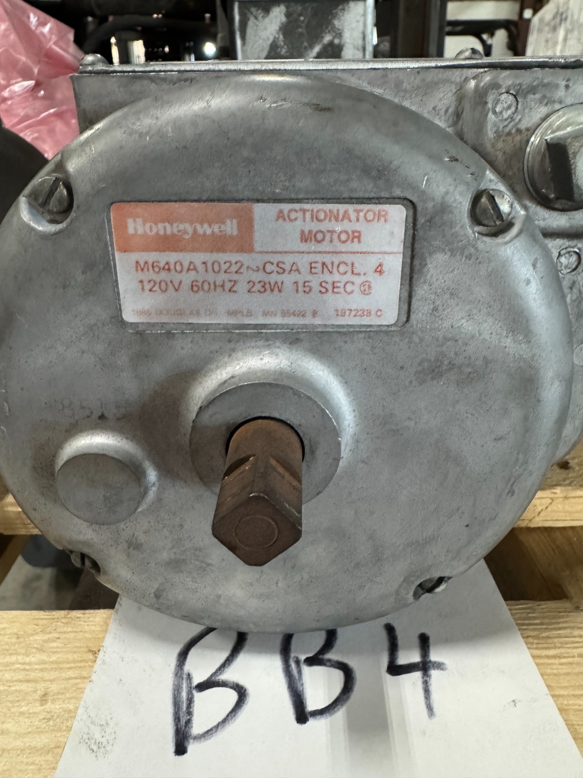 Honeywell Actionator Motor M640A 1020 BB4 120 V 1 PH 23 WATT 15 SEC