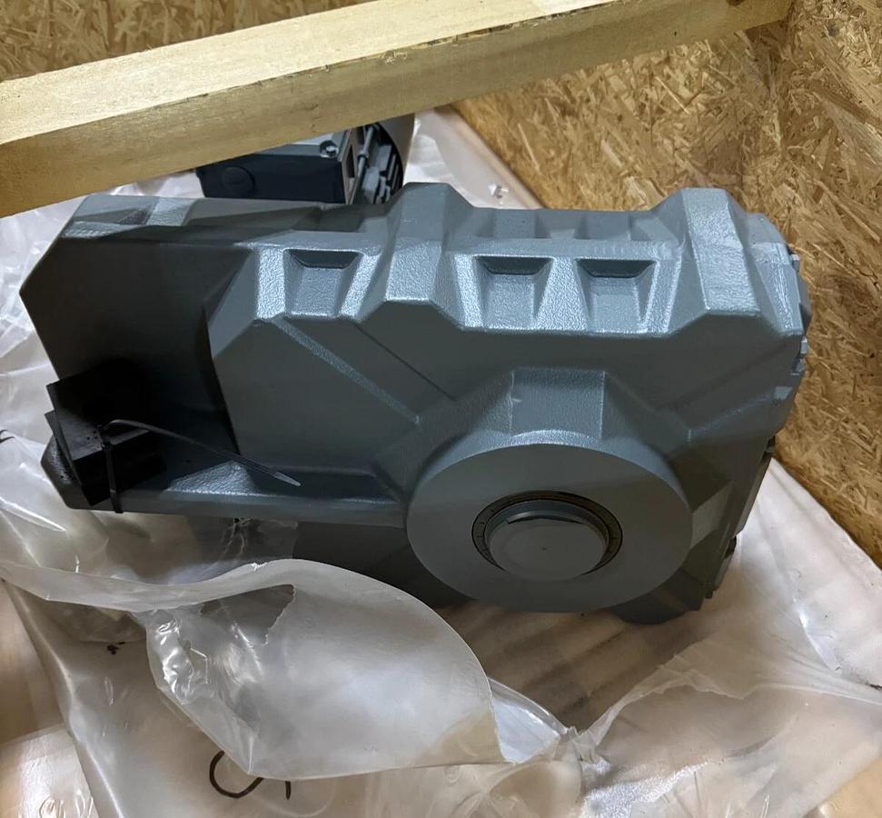 Bauer Gear Motor Z  BF60-05/DPV09YA4-2-SL-S/ESX010A9AMUL 1750 TO 14 RPM 480 V