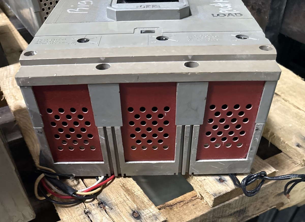 Refurbished ITE 1200 AMP BREAKER 2YU9 MODEL HP3-M1200 TYPE ETM 1200 AMP SHUNT TRIP NO. FRAME