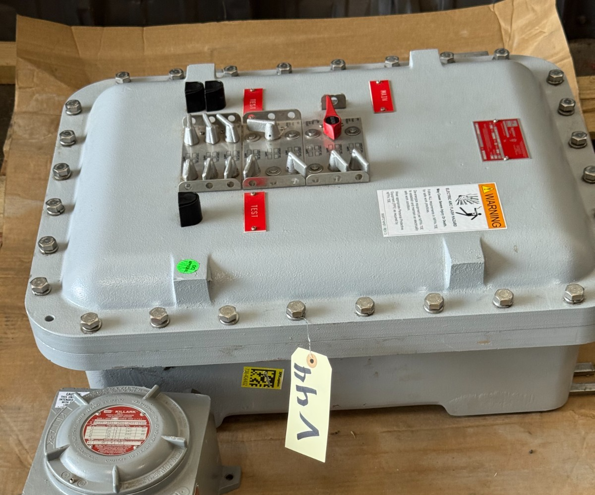 APPLETON EXPLOSION PROOF BREAKER PANEL ALPNB12C18BF-362 100 AMP 120/208 V 3 PH