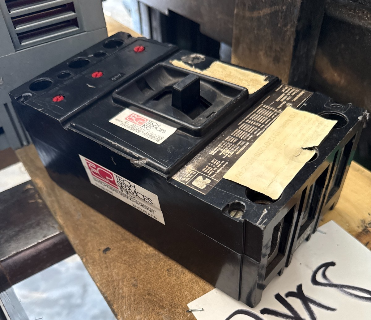 Refurbished Westinghouse Molded Case Circuit Breaker LB400F 400 Amp 3-Pole, 600 Volt 2YU3