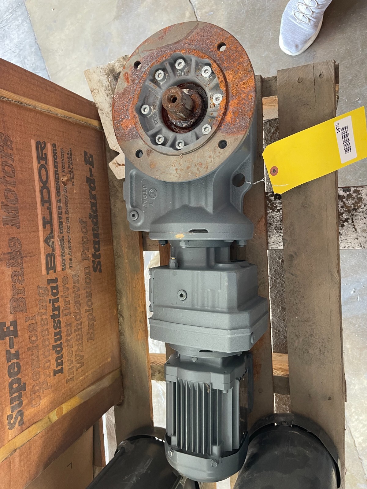 SEW EURODRIVE GEAR MOTOR KAF47 R37 DR63M4 .18 KW 240-266/415-460 V 1320-1620 RPM