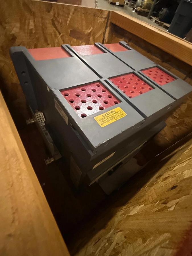 Refurbished BREAKER CUTLER-HAMMER SPB-100 MODEL SPBR330R 3000 AMP BREAKER 3000 AMP TRIP PLUG