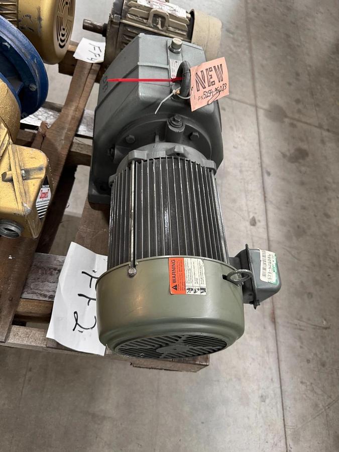 US MOTORS SERIES 2000 Gear Motor FF2MODEL N24S2SB322 5 HP 1750 RPM RATIO 22.4 MT
