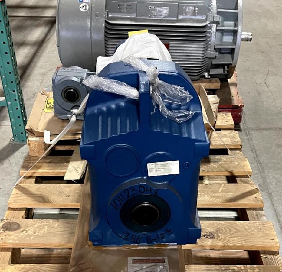 Sew Eurodrive 7.5-HP Gearmotor, 1768/23 RPM, 230/460 V, 75.63:1 Ratio FA97 DRN13