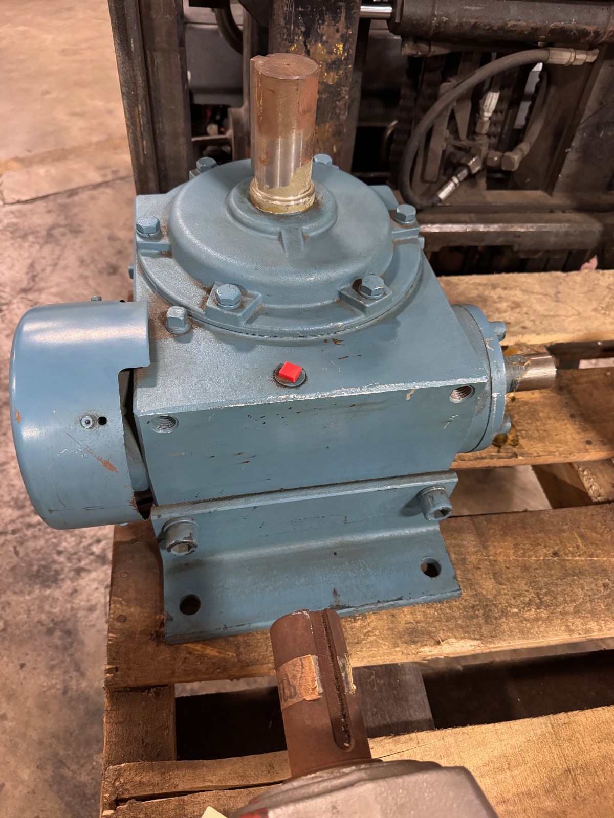 REGAL-BELOIT GEAR REDUCER 1XOB MODEL 500B403/V 10 TO 1 RATIO