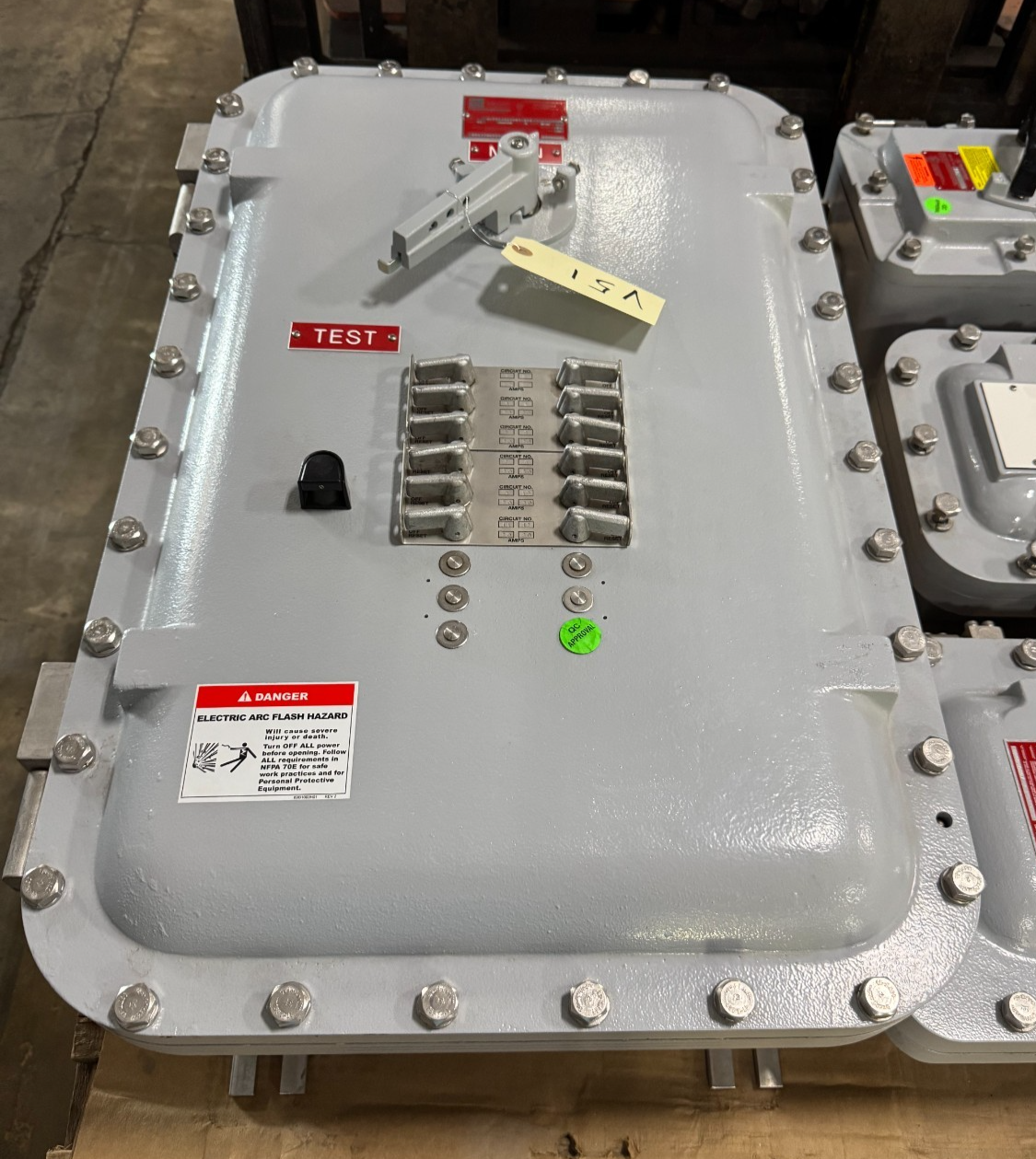 Appleton EXPLOSION PROOF BREAKER PANEL ALPNC12C12M1 20 AMP 120/208V 3 POLE 3 PH