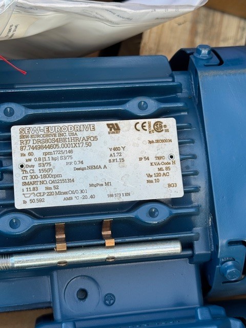SEW-EURODRIVE GEAR MOTOR WA26 29 MOD R37DRE80S4BE1HR/AFQ5 1725 TO 146 RPM 1.1 HP