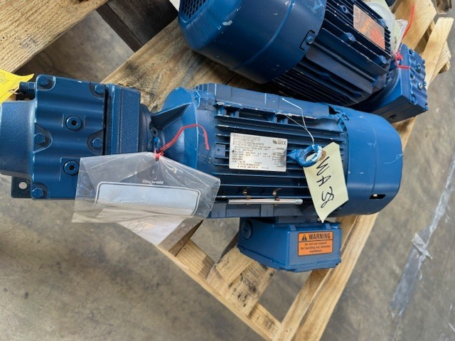 SEW-EURODRIVE GEAR MOTOR WA38 MOD R37DRN100L4/BE5HR/ASB4/TH 1758 - 347 RPM 5 HP