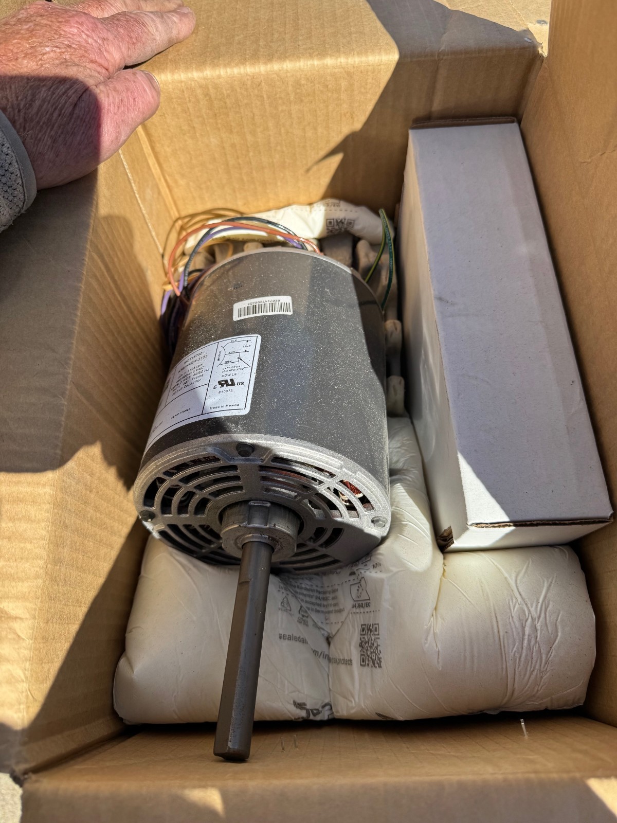 SERVICE FIRST Motor 1 HP MODEL MOT18730 WA6I XA3 1075 RPM 460/380-415 V