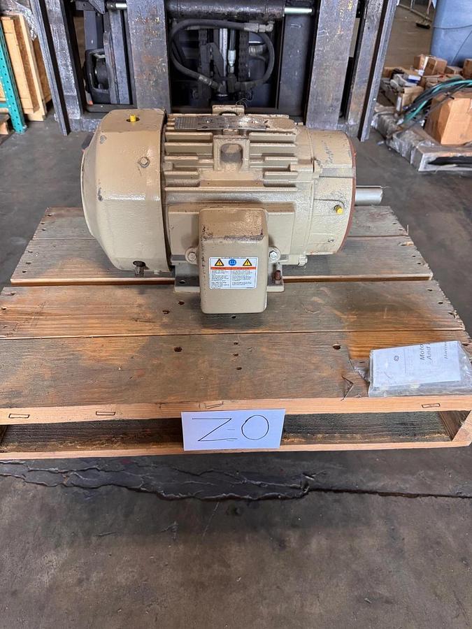 GE Motor 7.5 HP MODEL 5KS213XAA200D3 ZO 1770 RPM 460 V 3 PH 9.1 AMPS FRAME 213T