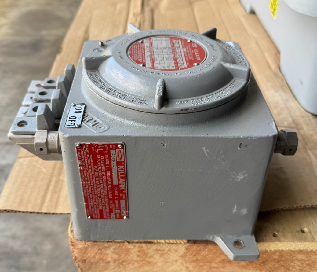 KILLARK EXPLOSION PROOF BREAKER PANEL V45 70 AMP 240 V 1 P 4GCBB-15Q1-15Q1-15Q1-